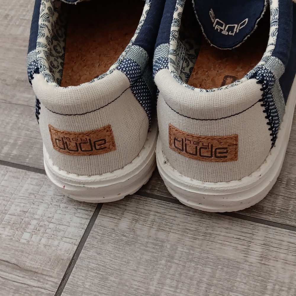 HEY DUDE..FLAW..SIZE 12 - Picture 3 of 8